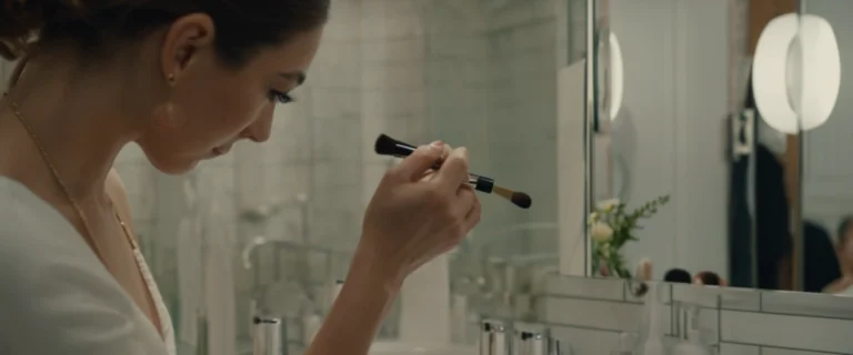 Maquillage pour yeux sensibles : conseils pour éviter l&rsquo;irritation