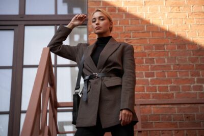 Tendances mode automne-hiver 2026 : tailoring déstructuré, velours et vague denim